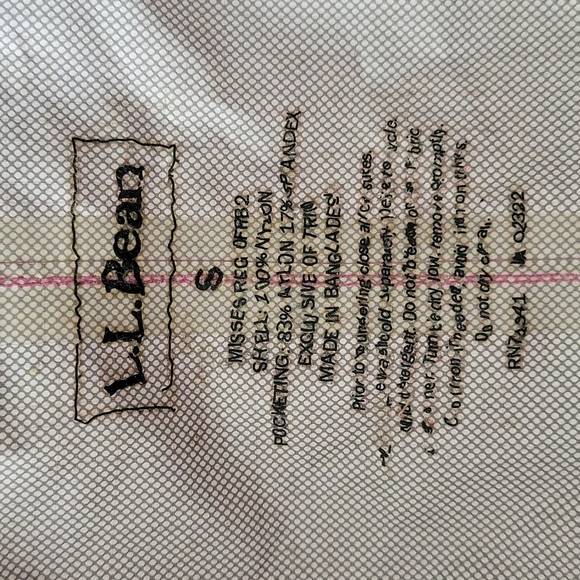 Ladie's LL Bean Windbreaker - Picture 5 of 7